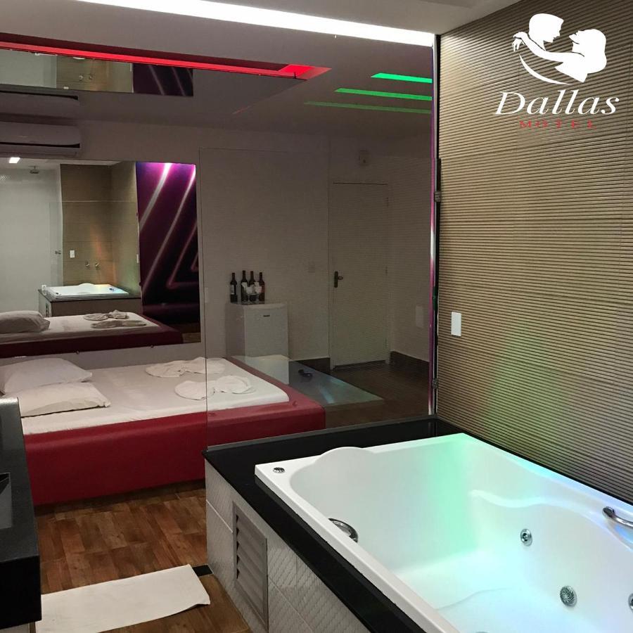 Dallas Motel Valparaiso de Goias Eksteriør billede