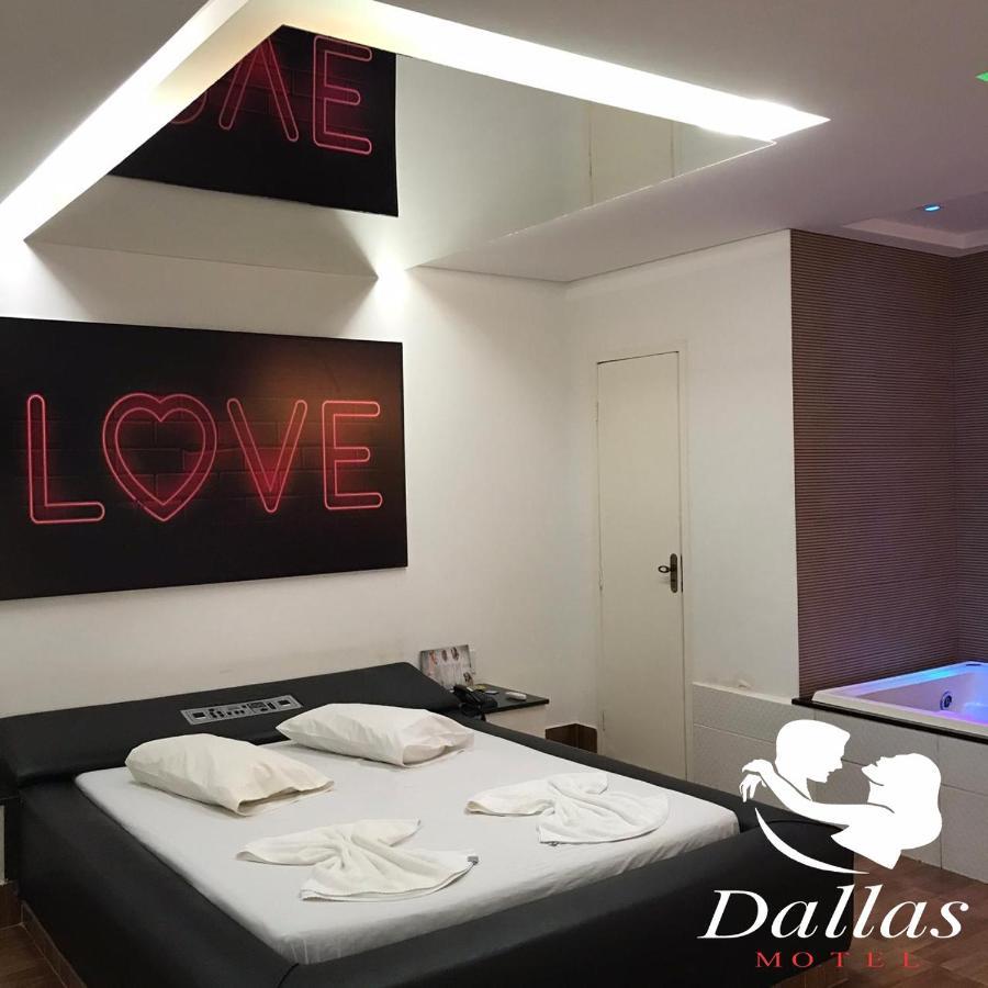 Dallas Motel Valparaiso de Goias Eksteriør billede